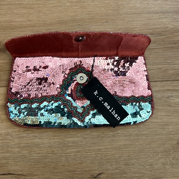 NEW WITH TAGS Designer clutch - Picture 5 of 8